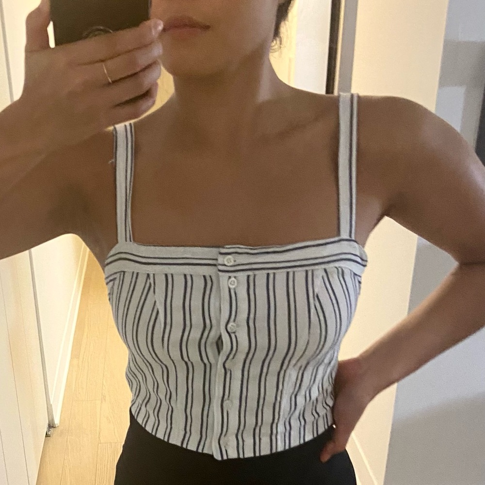 Brand Melville XS button closure tanktop
